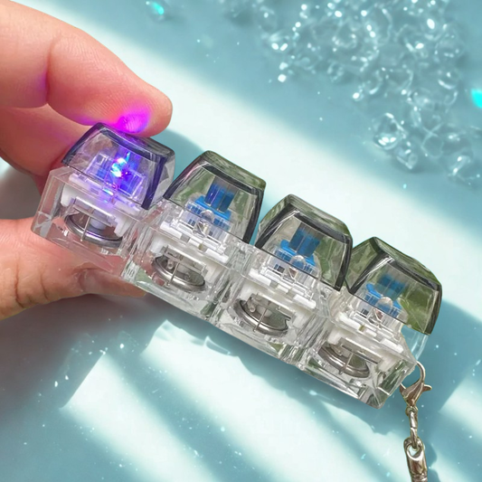LED Tastatur Fidget Schlüsselanhänger – Crystal Clicker
